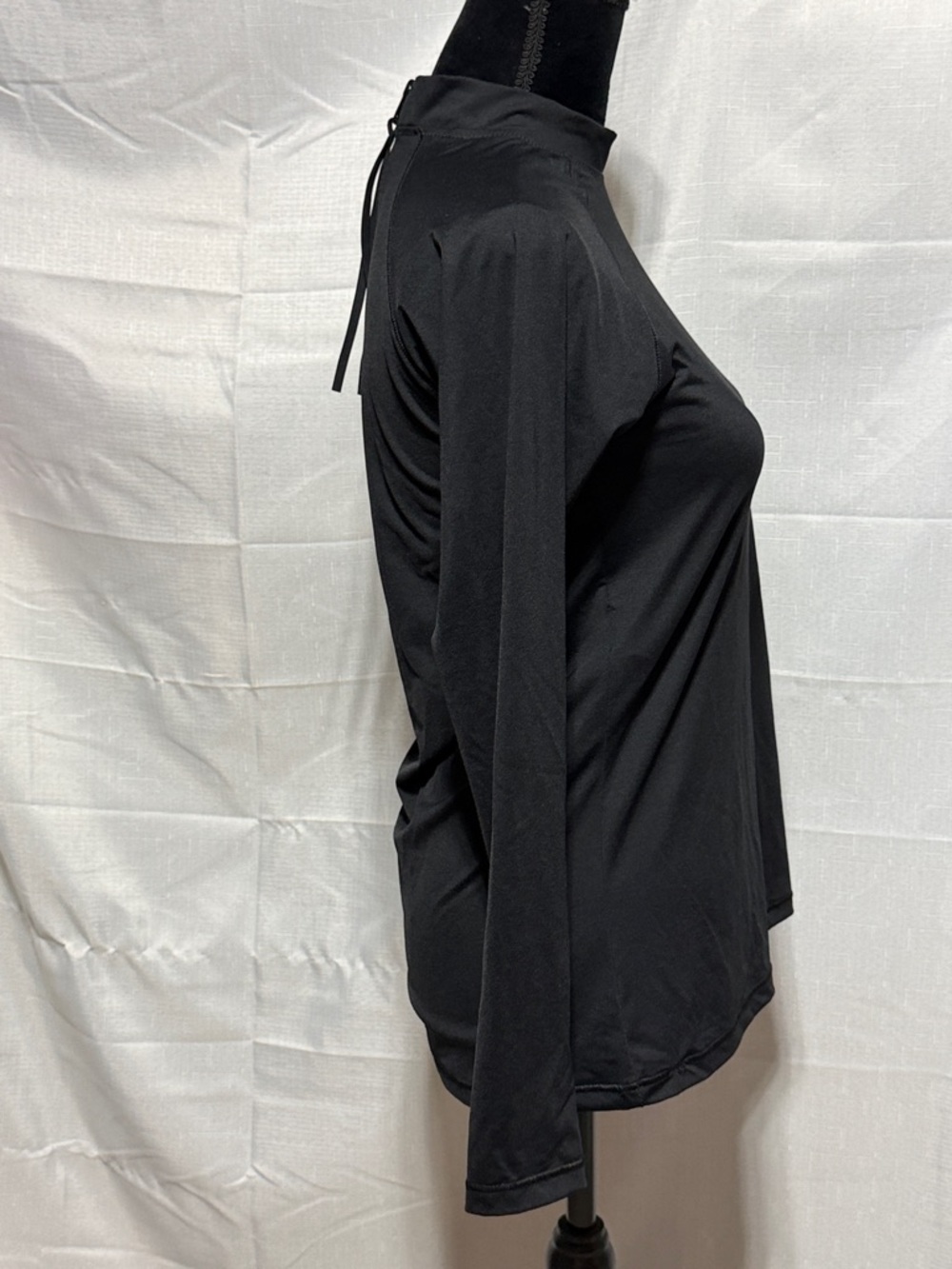 Athleta North Point Rashguard EUC - Picture 2 of 7